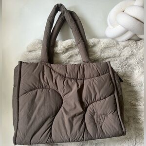 thirty years drift tote in clay